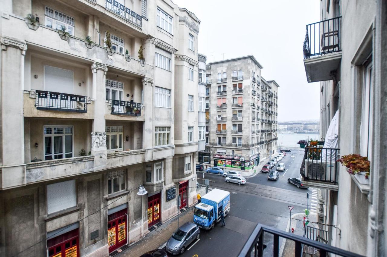 Riverside Apartment In Downtown Budapeste Exterior foto